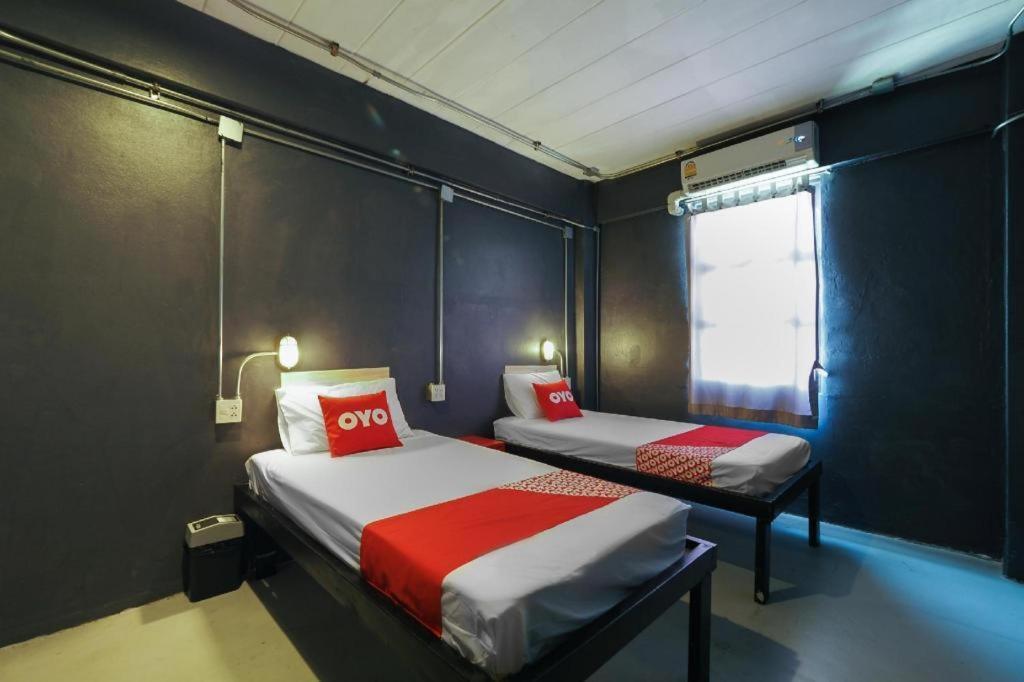 OYO 75332 Vm1 Hostel Bangkok Buitenkant foto