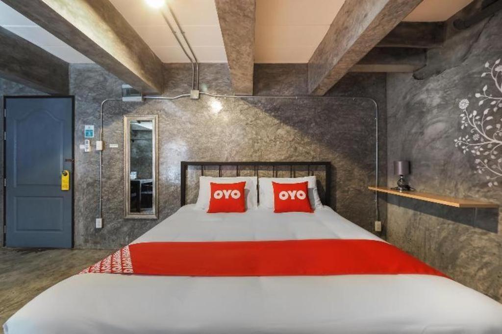 OYO 75332 Vm1 Hostel Bangkok Buitenkant foto