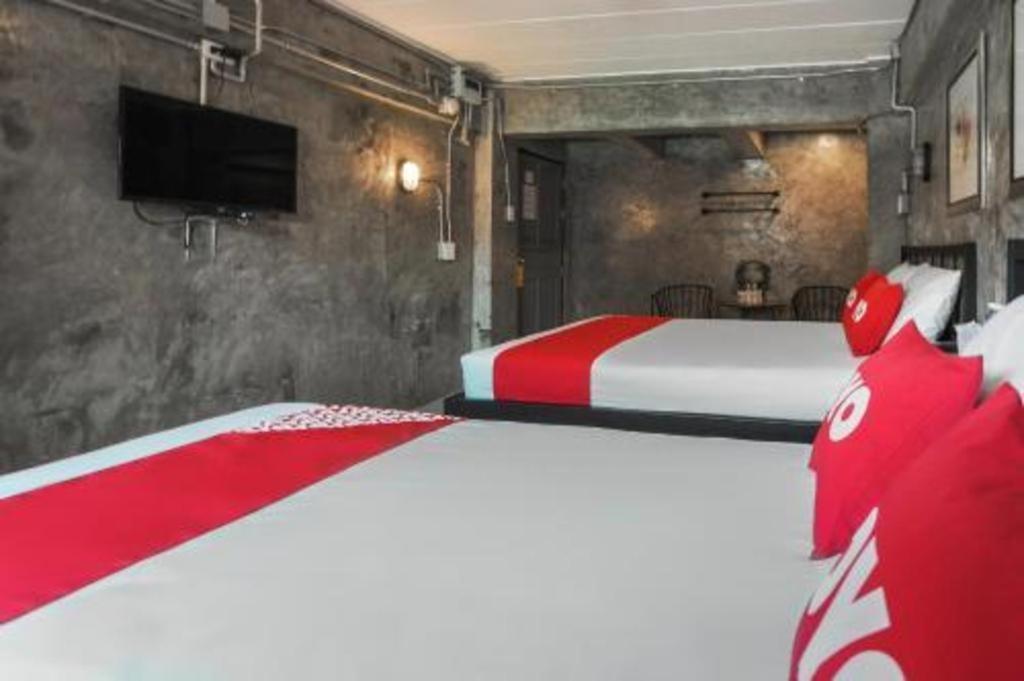 OYO 75332 Vm1 Hostel Bangkok Buitenkant foto