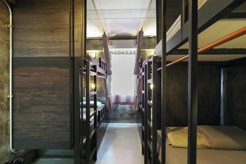 OYO 75332 Vm1 Hostel Bangkok Buitenkant foto
